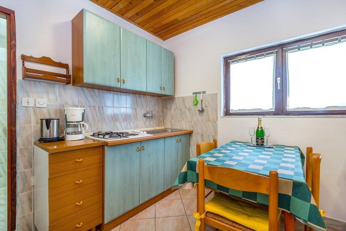 Apartments Dragica Valbandon Exterior foto