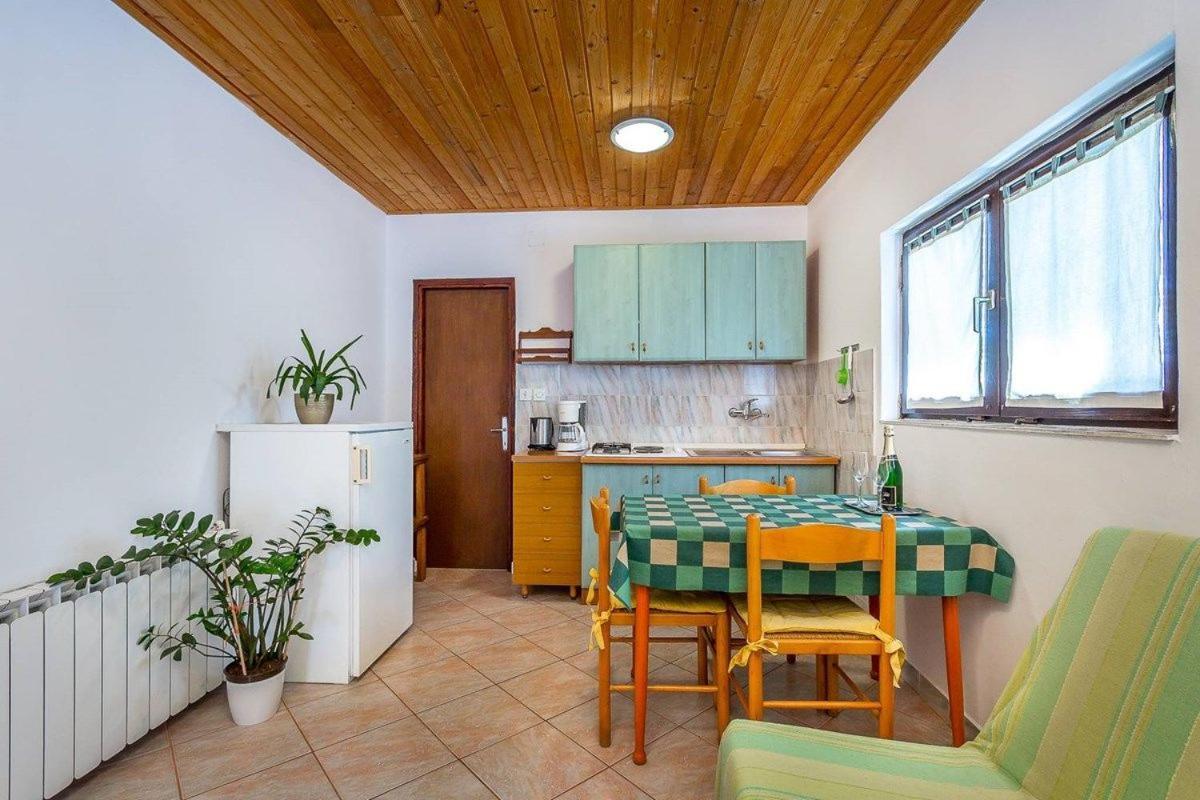 Apartments Dragica Valbandon Exterior foto