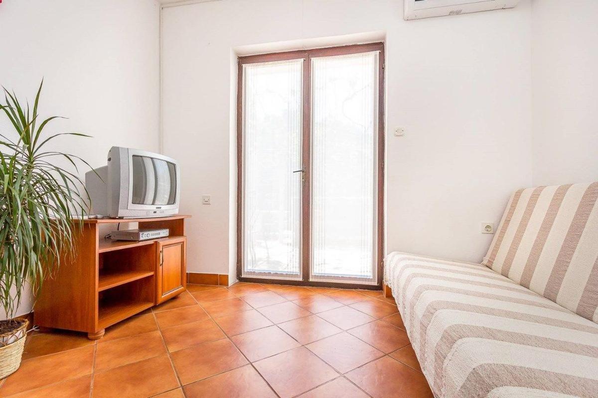 Apartments Dragica Valbandon Exterior foto
