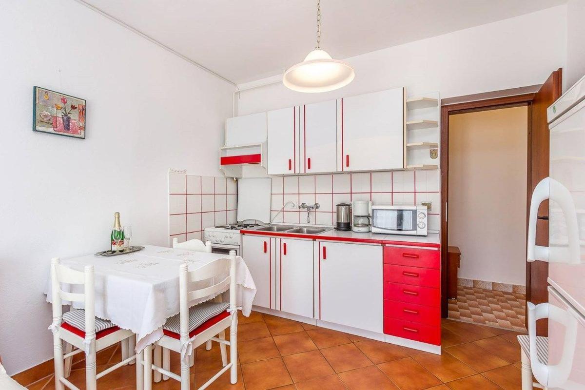 Apartments Dragica Valbandon Exterior foto