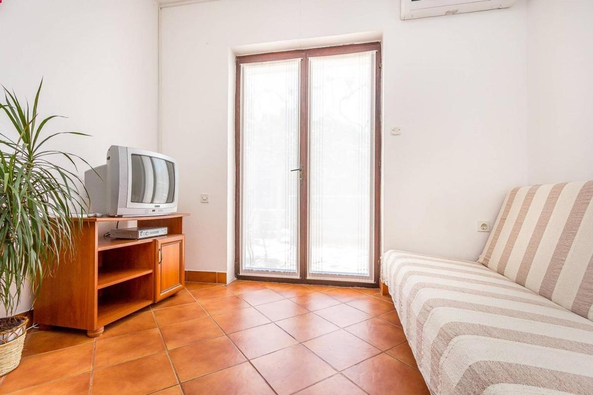 Apartments Dragica Valbandon Exterior foto