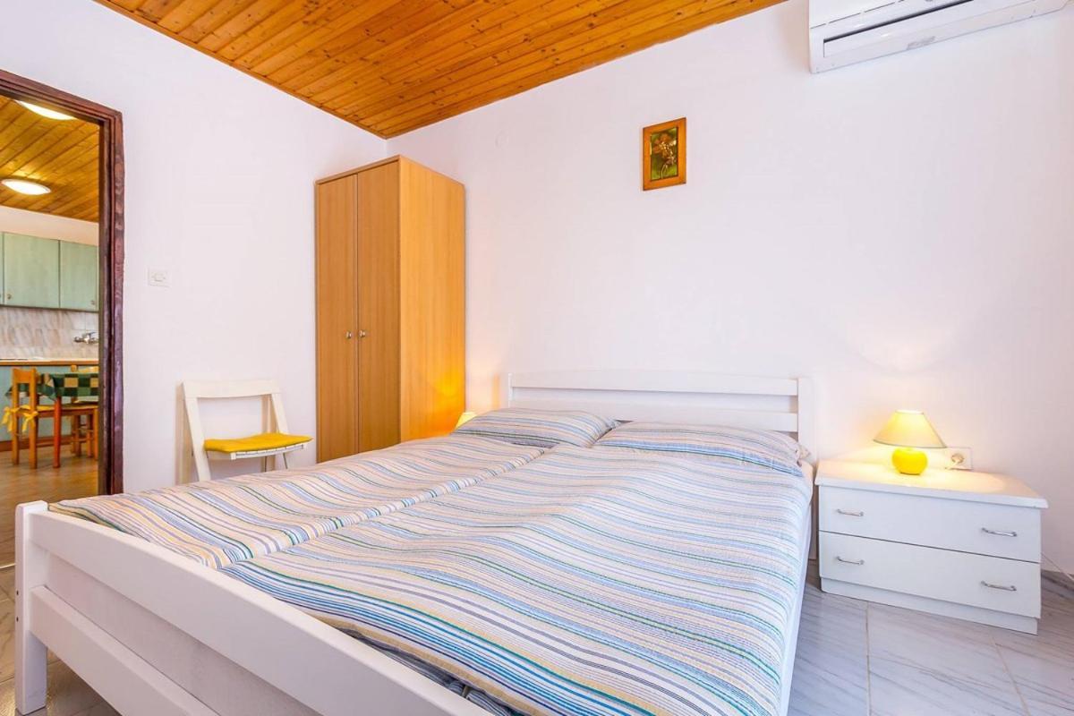 Apartments Dragica Valbandon Exterior foto
