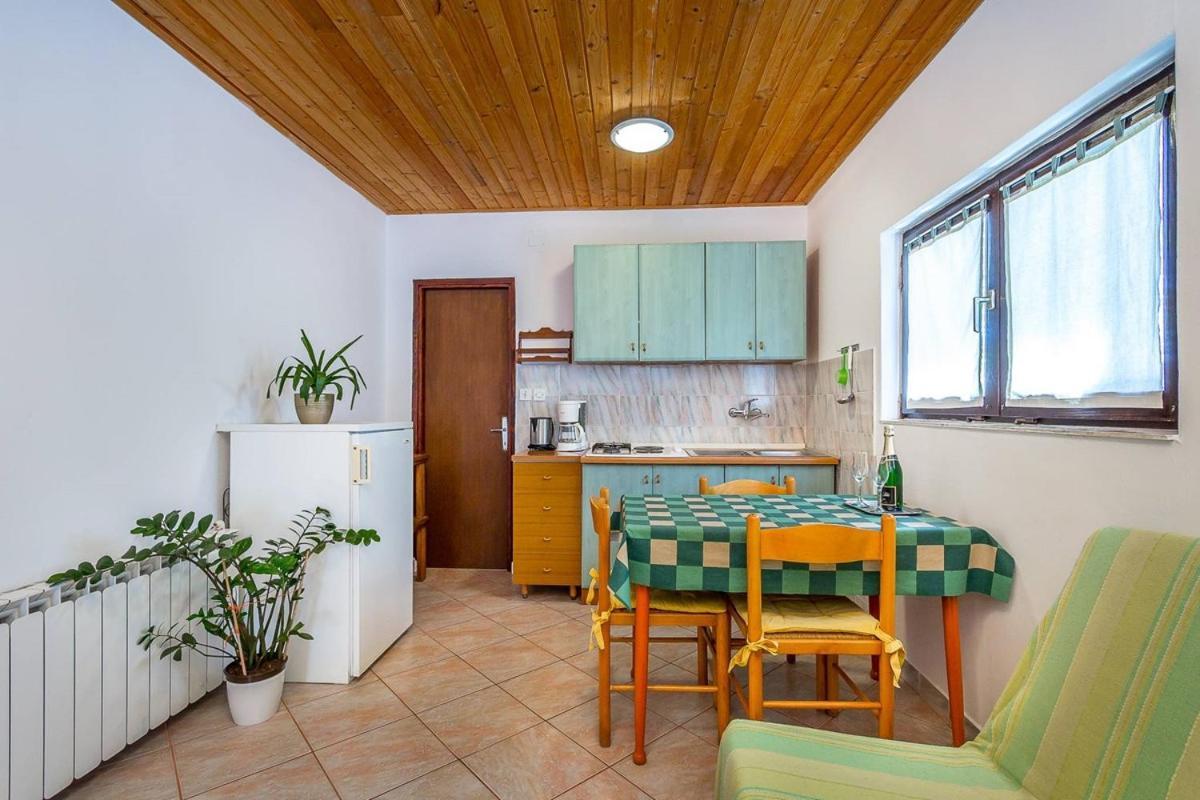 Apartments Dragica Valbandon Exterior foto